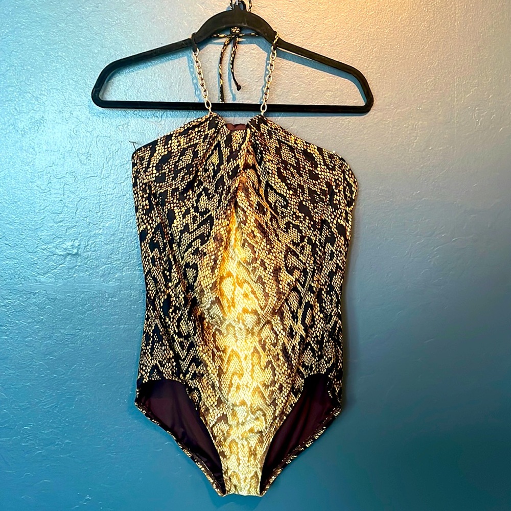 Coco reef bra sized swimsuit 38D